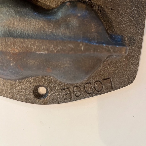 Lodge Cast Iron Snowman Cake Family Pan - Picture 5 of 5